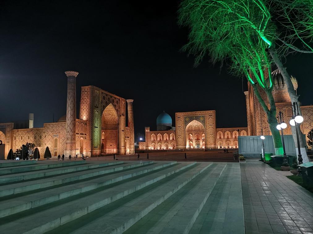 <p>Der Registan in Samarkand ist wahrscheinlich das imposanteste architektonische Ensemble Usbekistans und zeugt von der Macht eines Tamerlan und seiner Dynastie.</p>