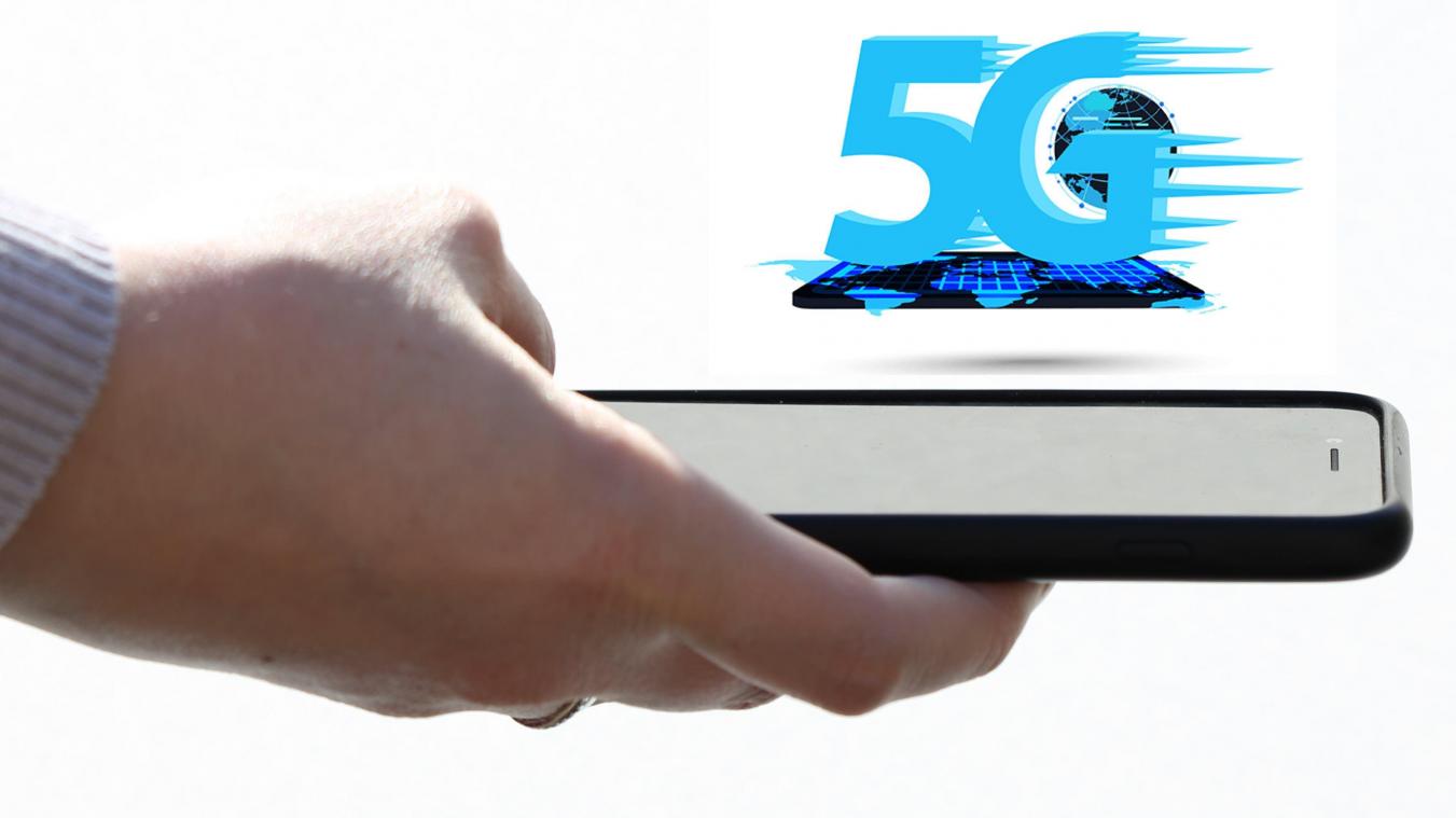 <p>Ein Smartphone mit dem 5G-Logo: Zu Beginn der Woche gab der Konzern Proximus bekannt, eine erste Version des neuen Mobilfunkstandards in 30 belgischen Gemeinden testweise einzuführen.</p>