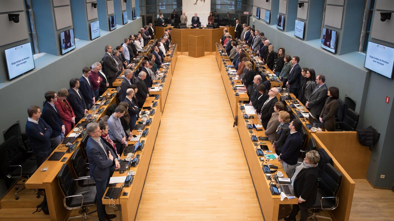 <p>Das wallonische Parlament (unser Foto) arbeitet, wie die anderen belgischen und das Europäische Parlament unter beschwerten Bedingungen weiter. Doch damit ist die Arbeit der Volksvertreter nicht erschöpft.</p>