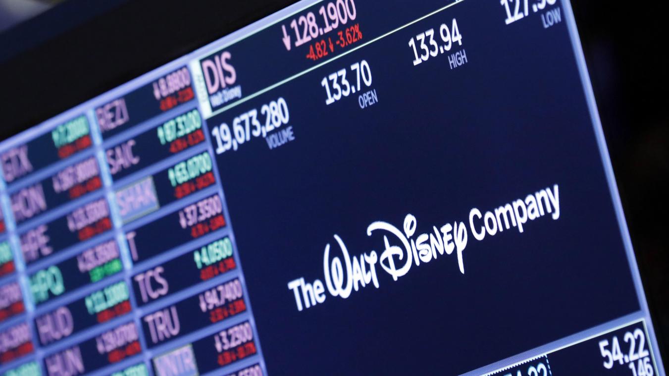<p>USA, New York: Das Logo von „The Walt Disney Company“ erscheint über einem Handelsposten auf dem Parkett der New Yorker Börse.</p>