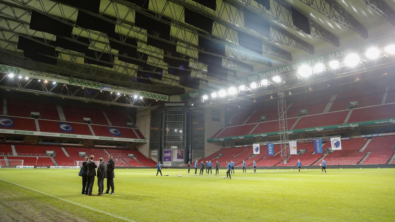 <p>Das Parken-Stadion bleibt Spielort für die EM im kommenden Sommer.</p>