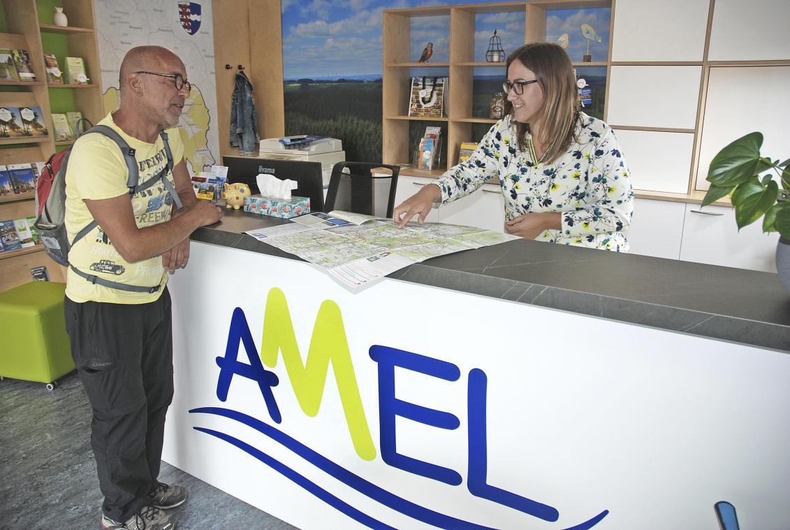 <p>Jessica Held betreut im Tourist-Info der Gemeinde Amel in Montenau die Gäste und übernimmt viele organisatorische Aufgaben für den Dachverband für Tourismus und Kultur und für die Gemeinde.</p>