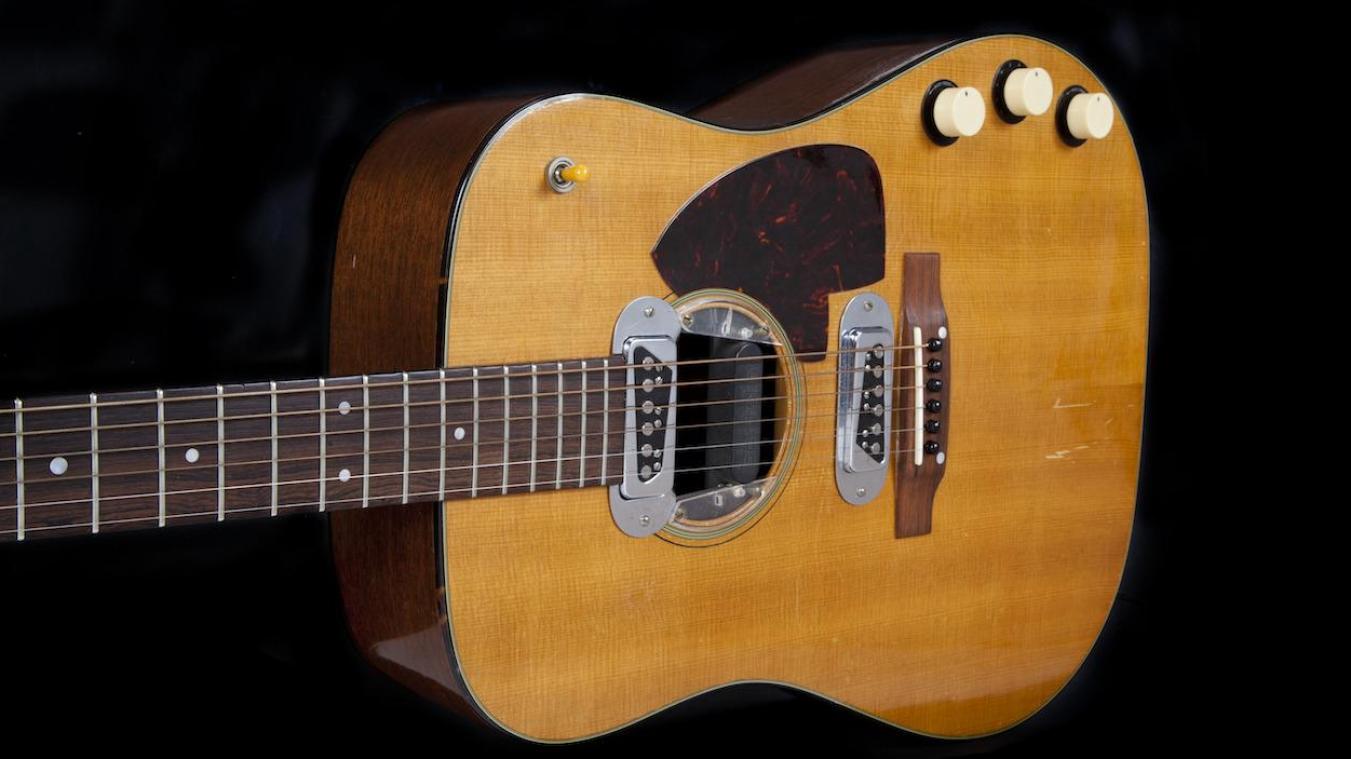<p>Diese Gitarre von Kurt Cobain hat bei einer Auktion einen Rekord-Preis erzielt.</p>