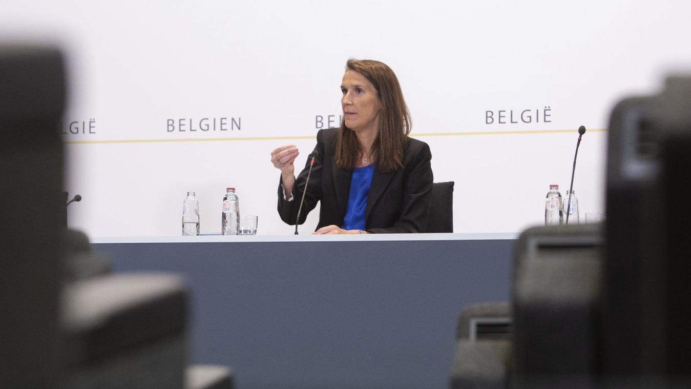 <p>Premierministerin Sophie Wilmès stellte die Maßnahmen des Nationalen Sicherheitsrates am Mittwoch während einer Pressekonferenz vor.</p>