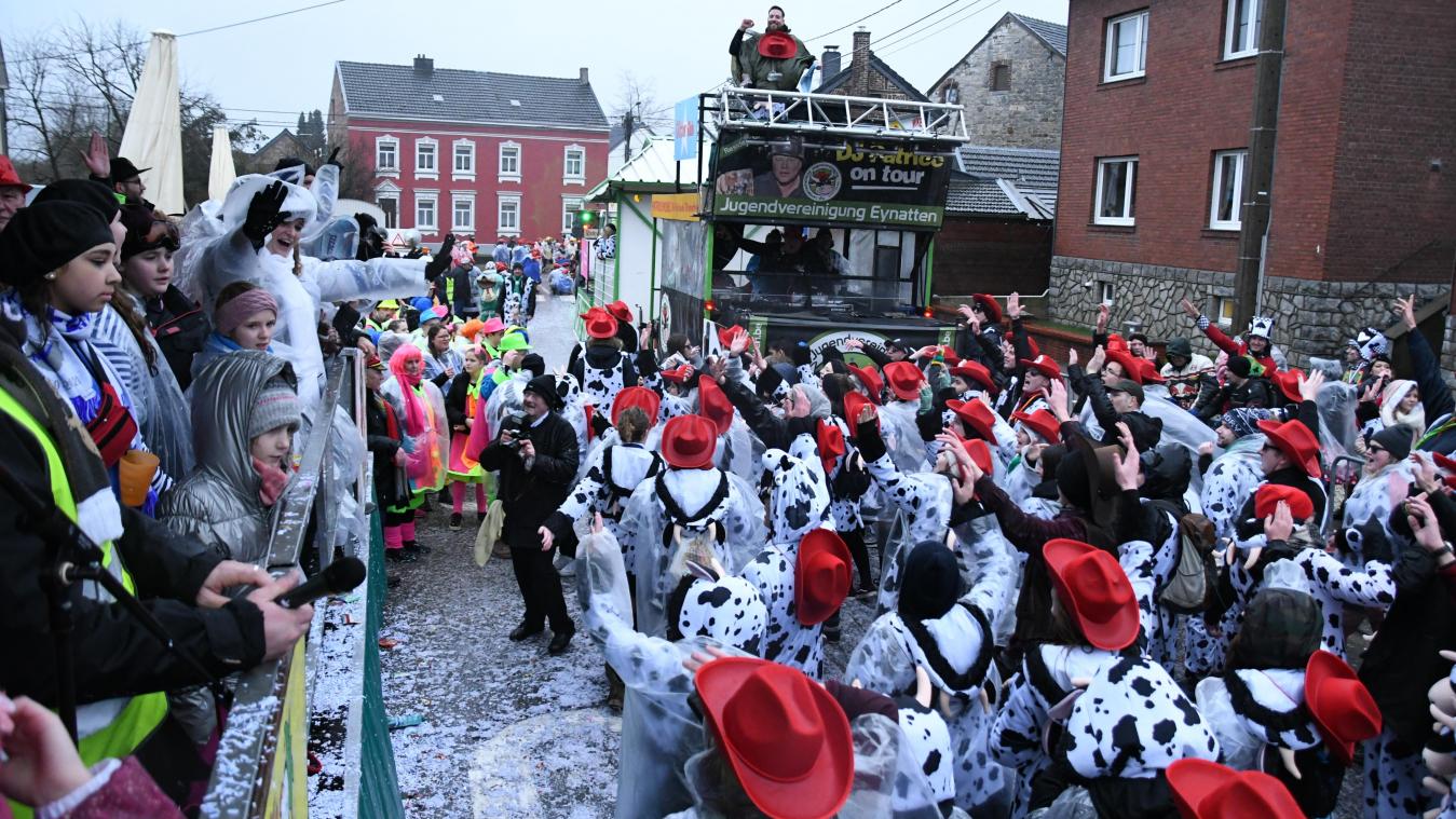 <p>Der Zug in Raeren am Karnevalssonntag erfreut sich auch über die Gemeindegrenze hinweg großer Beliebtheit.</p>