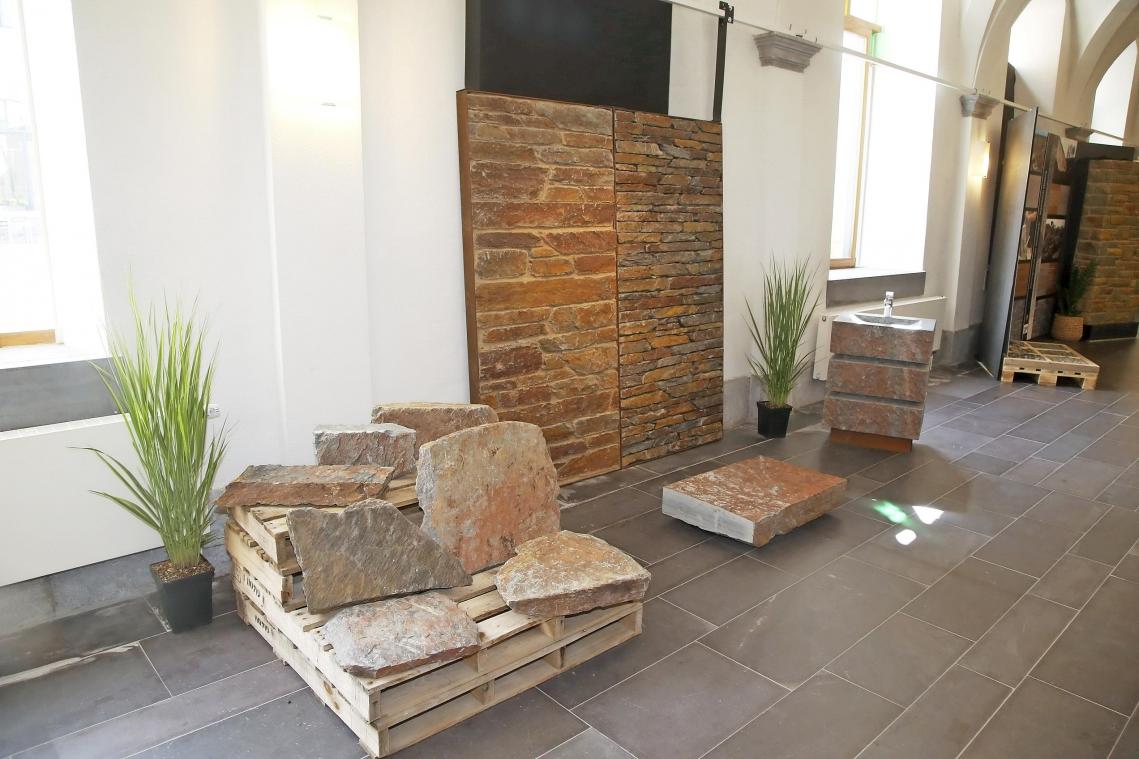 <p>Steinmaterial aus der Region ist vielseitig einsetzbar, nicht nur zu Bau-, sondern auch zu Dekozwecken. Diese Ausstellung läuft noch bis Januar 2021.</p>