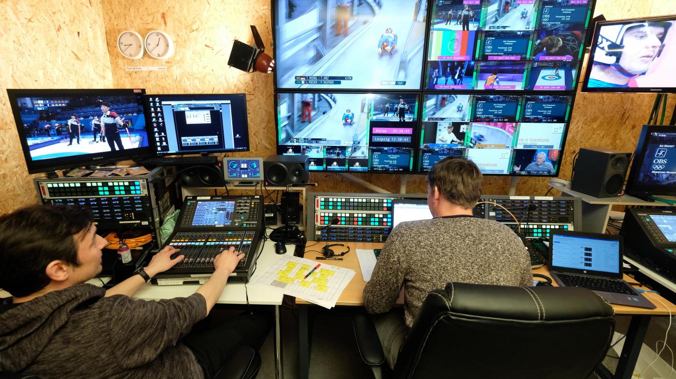 <p>Blick in einen Regieraum des National Broadcast Centre (NBC) im Rahmen der Olympischen Winterspiele in den Räumen des Mitteldeutschen Rundfunks (MDR).</p>