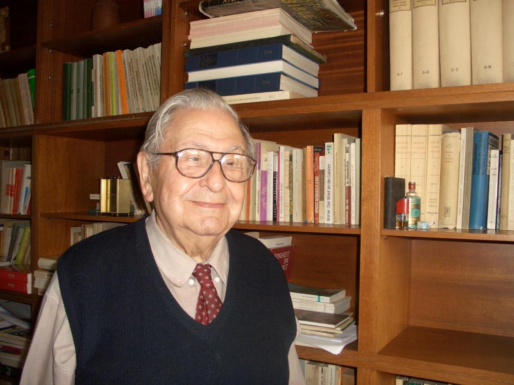 <p>Mit 70 Jahren beendete Karl Gatzweiler im Jahr 2001 seinen Dienst als Generalvikar, und es begann die Zeit des Ruhestands.</p>