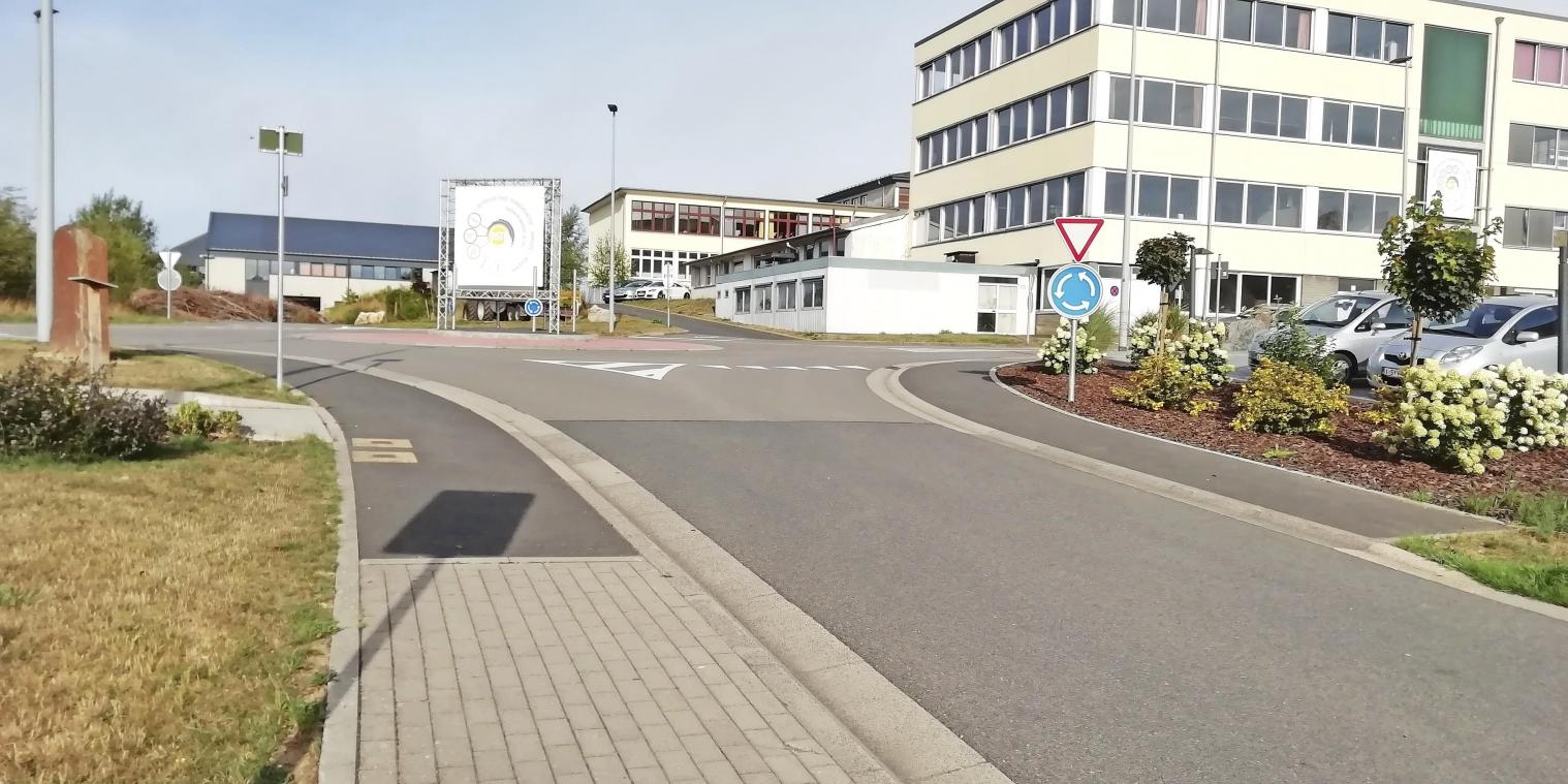 <p>Am Kreisverkehr „Bödemchen“ wird ein Fußgängerüberweg angelegt.</p>