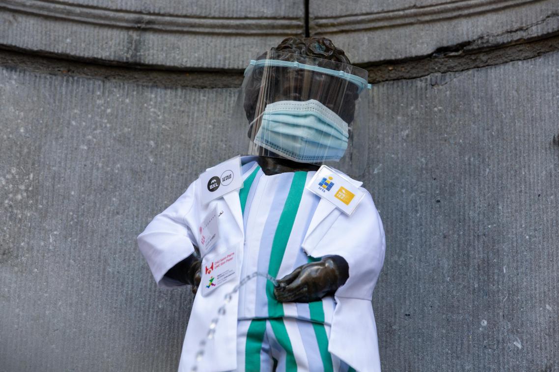 <p>Manneken Pis trug Krankenhaus-Outfit</p>

