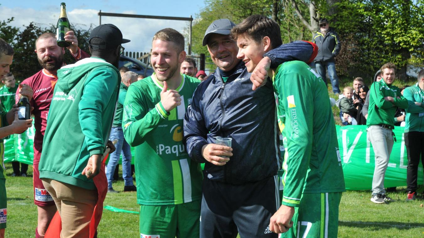 <p>Mit der Turkania Faymonville schaffte Thierry Polis (2. von rechts) im Mai 2019 den Aufstieg in die 2. Provinzklasse C.</p>
