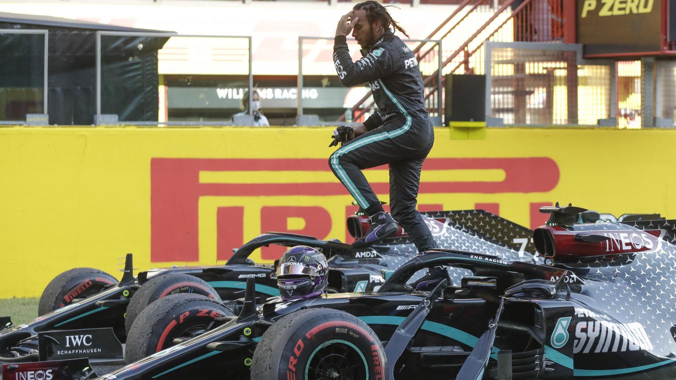 <p>Autodromo Internazionale del Mugello: Sieger Lewis Hamilton aus Großbritannien vom Team Mercedes springt nach dem Rennen aus seinem Fahrzeug.</p>