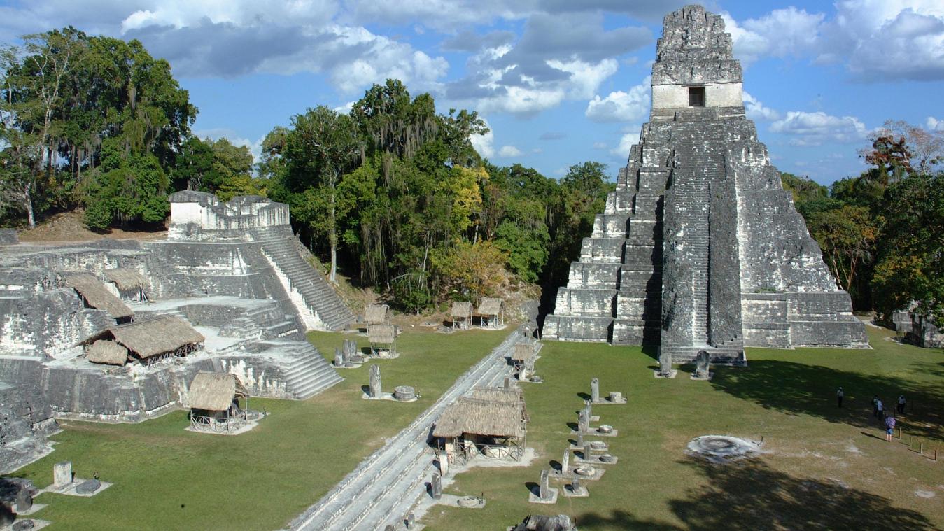 <p>In ihrer Blütezeit stellte das Maya-Volk eine mächtige Hochkultur dar - unter anderem auch in Guatemala (hier das Unesco-Weltkulturerbe, die Pyramiden von Tikal).</p>