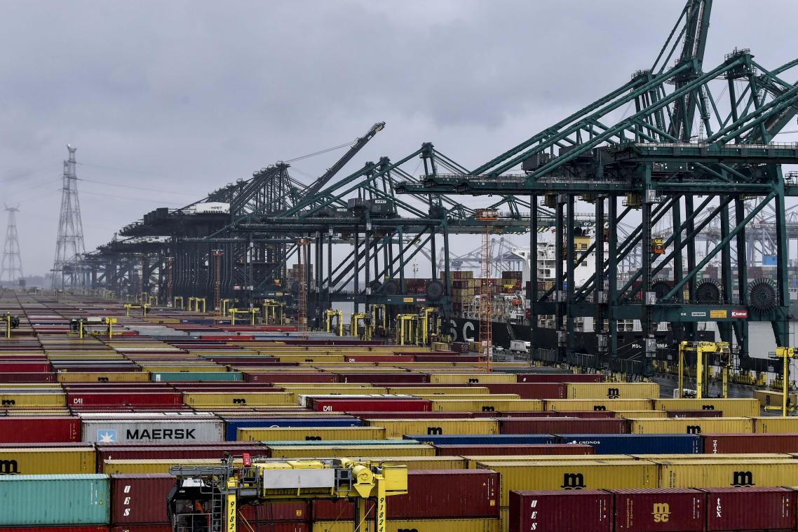 <p>Zurzeit werden im Antwerpener Hafen Container mit PIN-Codes gesichert. Ab dem 1. Januar werden sie aber durch ein digitales Überwachungssystem ersetzt.</p>