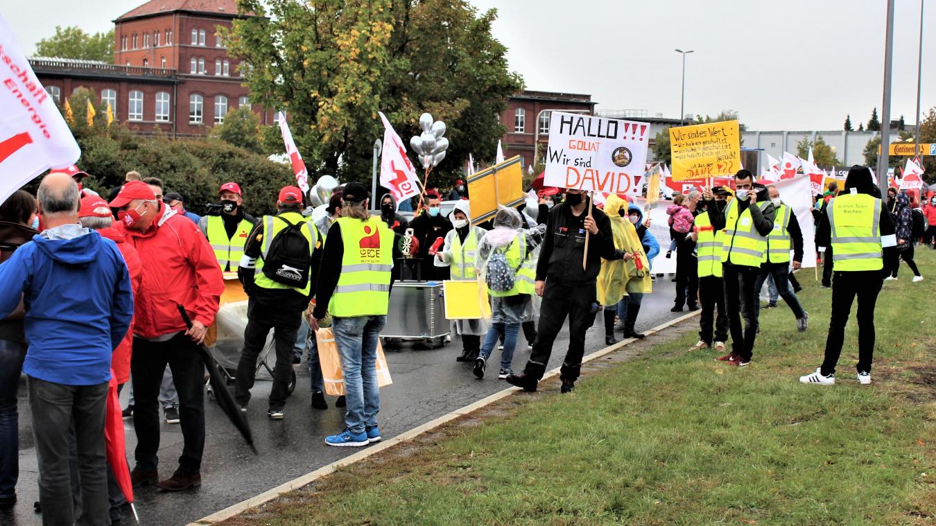 <p>Mit einem Demonstrationszug haben die Mitarbeiter von Continental gegen die Schließungspläne und für den Erhalt der 1.800 Arbeitsplätze protestiert.</p>