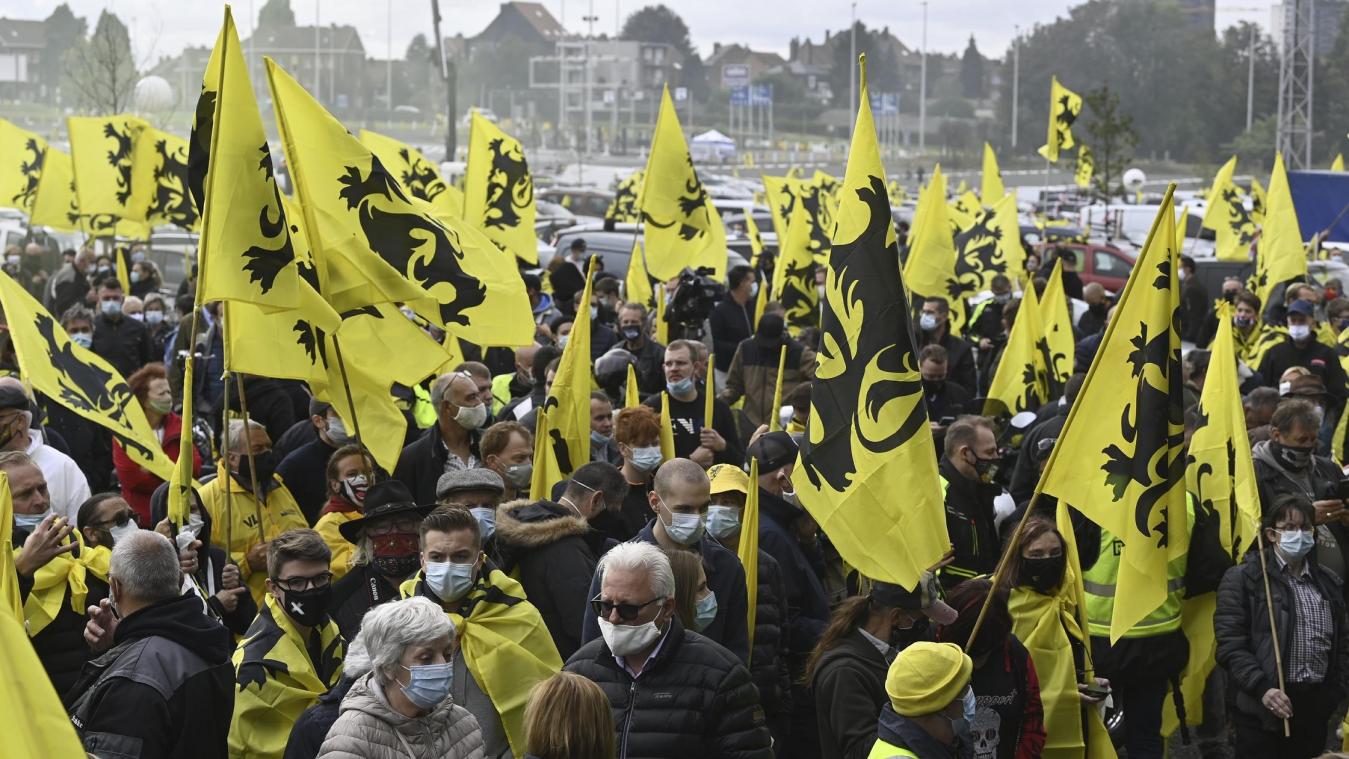 <p>Das Bild zeigt eine Demo von Vlaams Belang Ende September in Brüssel.</p>