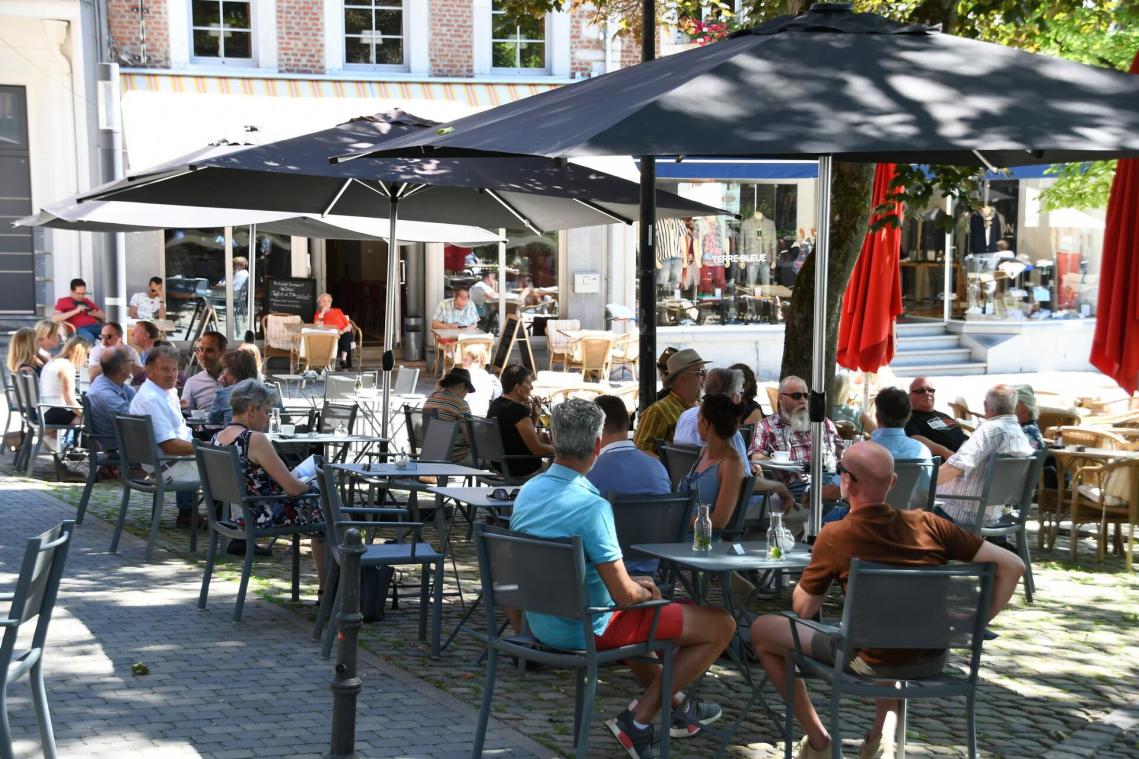 <p>Die DG-Regierung gewährt dem durch die Coronakrise arg gebeutelten Horeca-Sektor Prämien, die je nach Kategorie zwischen 2.000 und 10.000 Euro betragen.</p>
