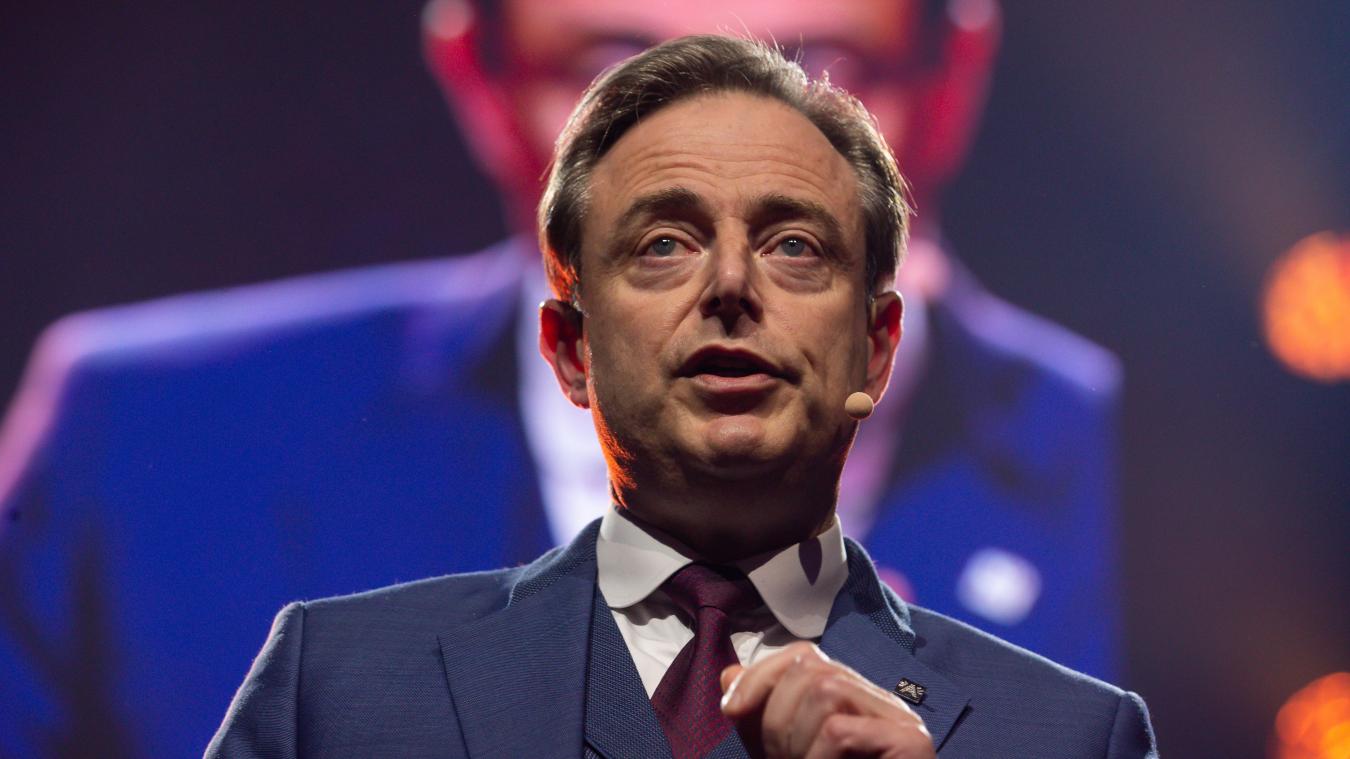 <p>Bart De Wever wird weiter die Geschicke der flämischen Nationalisten von der N-VA leiten.</p>