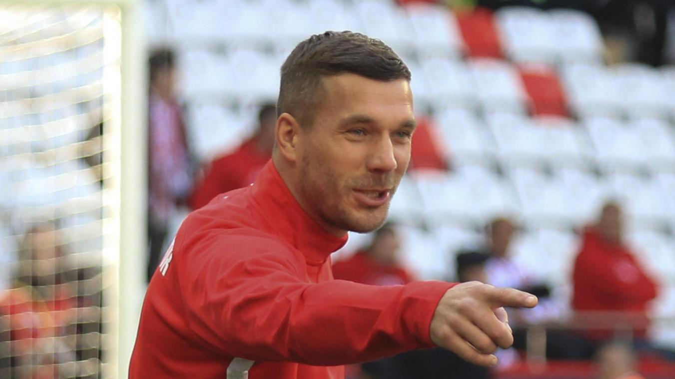 <p>Lukas Podolski springt für die Kölner Haie ein.</p>