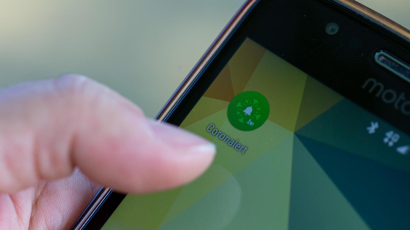 <p>Die App Coronalert auf einem Smartphone: ein Flop?</p>
