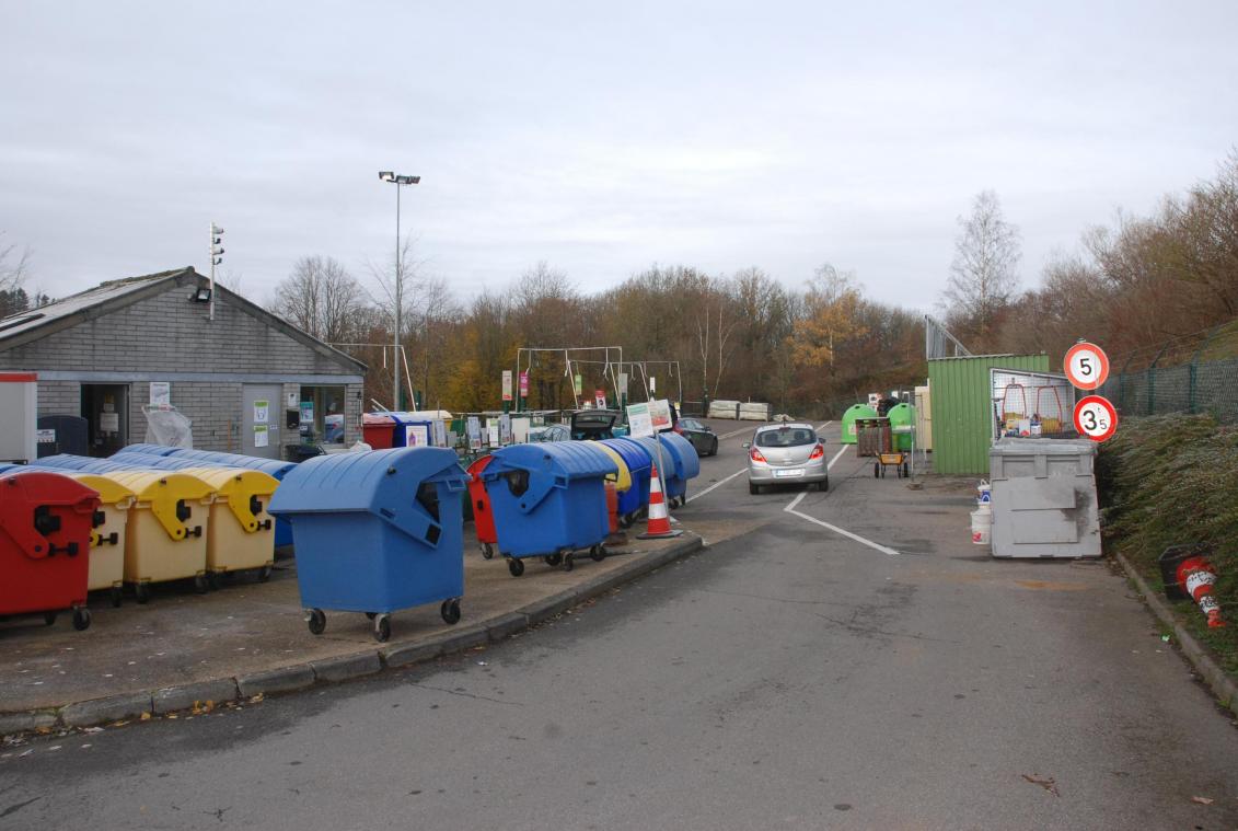 <p>Das Altstoffdepot in Bütgenbach. Um die Müllentsorgung und -wiederverwertung kostendeckend zu gestalten, beschloss der Gemeinderat am Freitagabend eine leichte Anhebung der Müllsteuersätze ab dem Jahr 2021.</p>