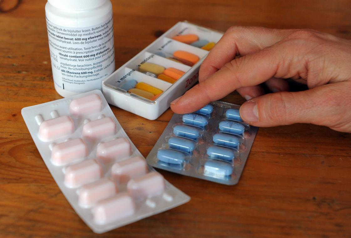 <p>Auch wenn HIV noch nicht heilbar ist, gibt es heutzutage sehr gute Therapiemöglichkeiten und wirksame Medikamente.</p>