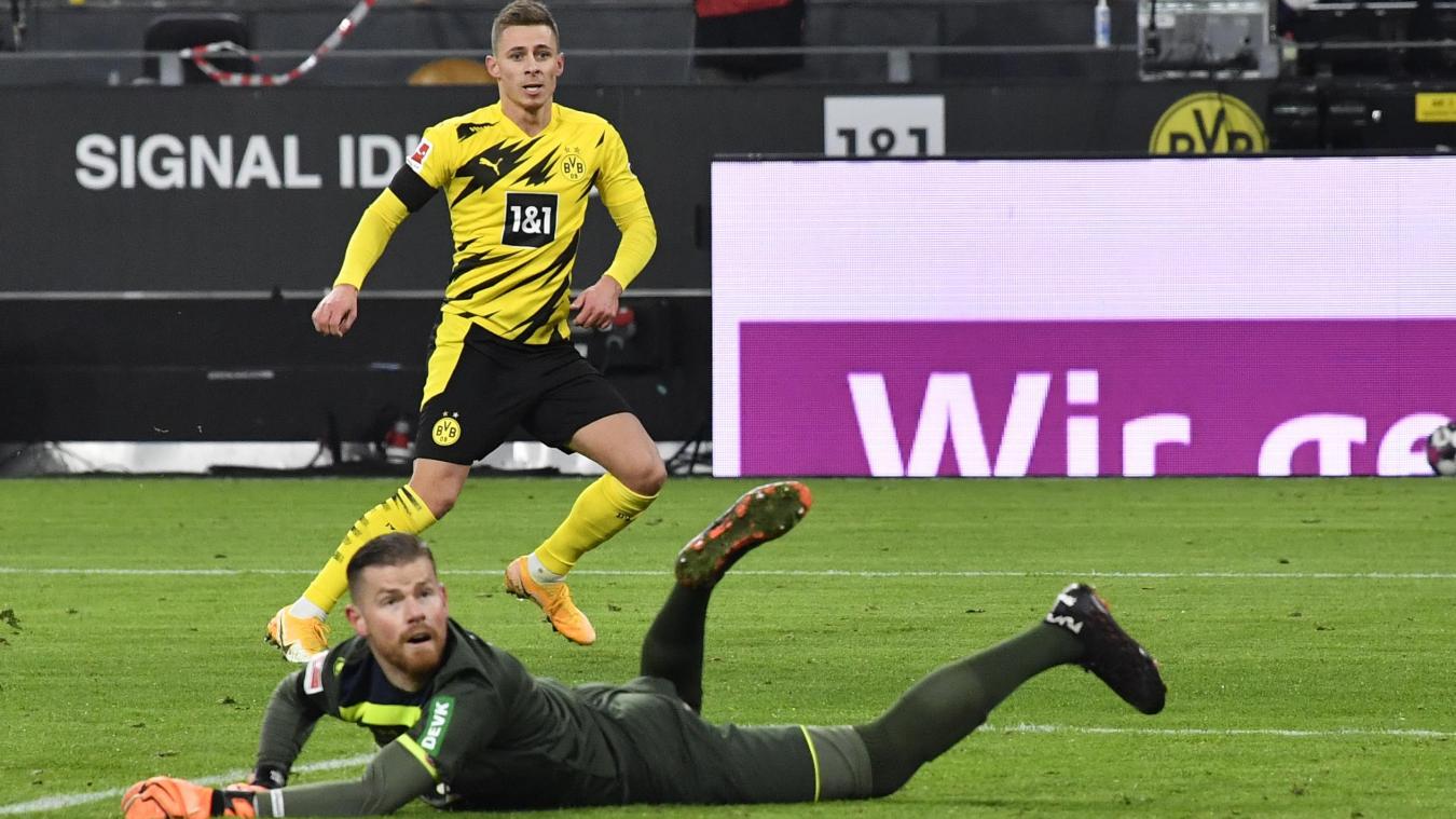<p>Dortmunds Thorgan Hazard erzielt das erste Tor seiner Mannschaft.</p>