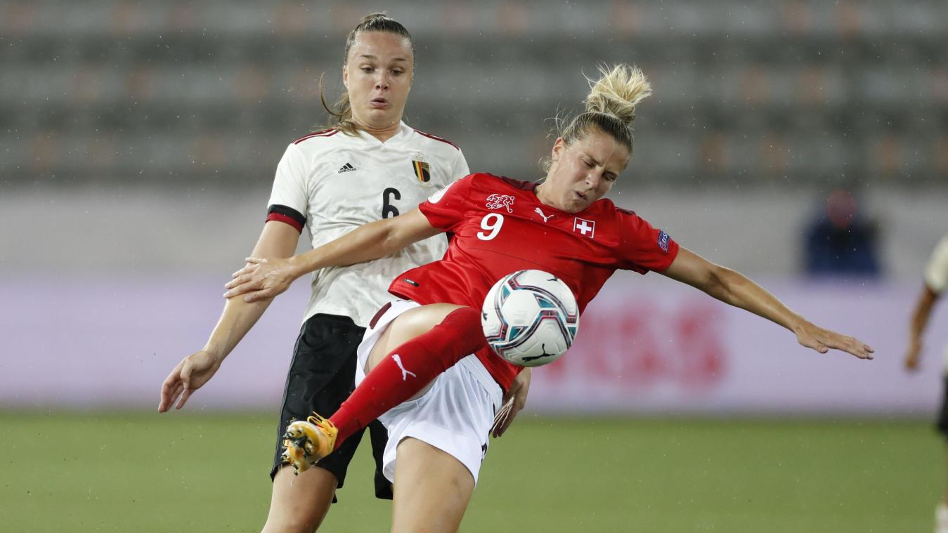 <p>Tine De Caigny (hinten) wollen ihre kleine Sieglos-Serie gegen die Schweiz beenden, um sich direkt für die EM 2022 zu qualifizieren.</p>