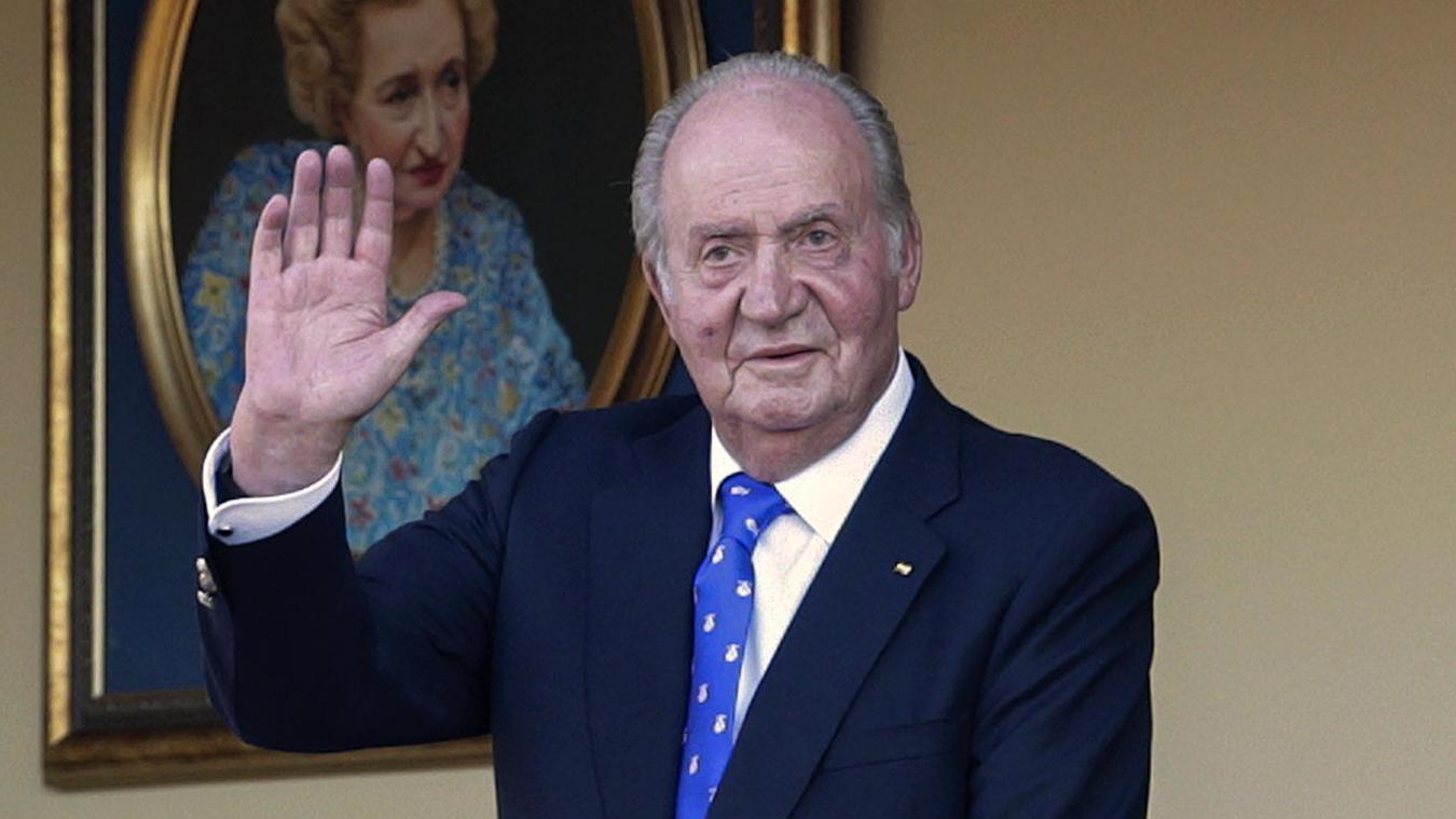 <p>Juan Carlos, ehemaliger König von Spanien, winkt in einer Stierkampfarena in Aranjuez.</p>
