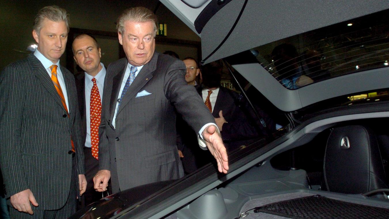 <p>Diese Aufnahme aus dem Jahr 2006 zeigt König Philippe (links) und Roland D’Ieteren (rechts) beim Brüsseler Autosalon, der seit Jahren die Hauptstadt belebt.</p>