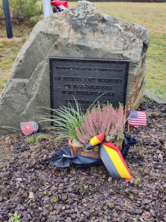 <p>Kranzniederlegung in aller Stille in Lanzerath und Losheimergraben</p>
