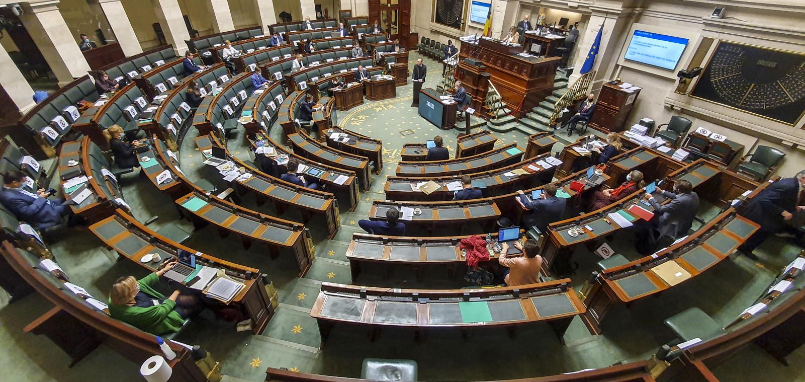 <p>Nach einer Marathondebatte verabschiedete das Plenum der Abgeordnetenkammer den Haushaltsplan für das nächste Jahr.</p>