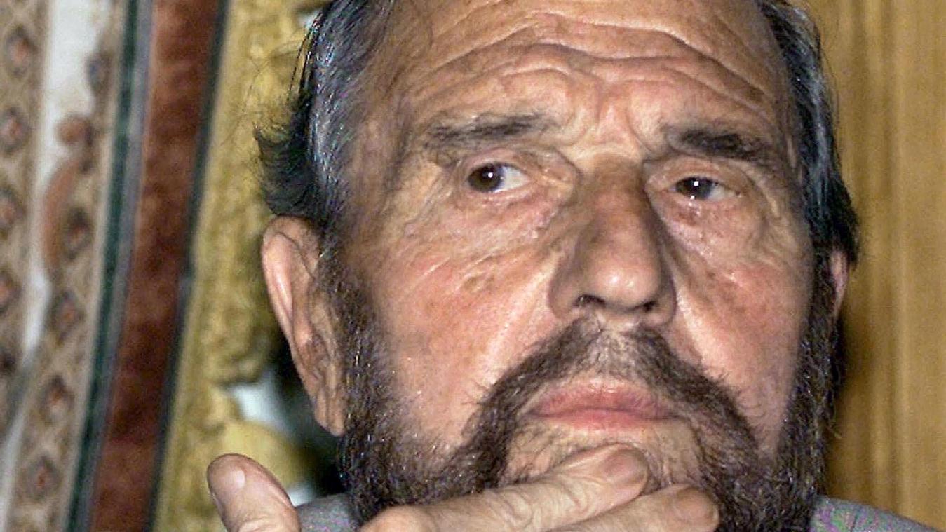 <p>Erst hat er für Großbritannien spioniert, dann für die Sowjetunion - nun ist der frühere Agent George Blake im Alter von 98 Jahren gestorben.</p>