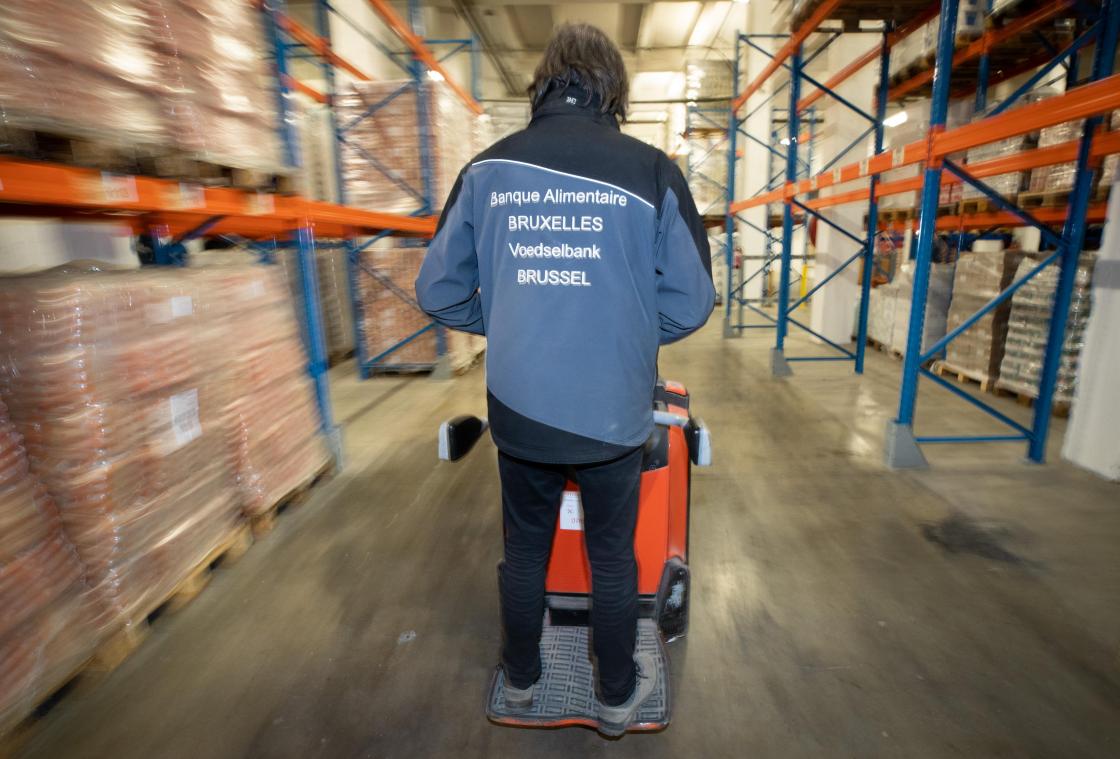 <p>Tausende Menschen nehmen monatlich die Hilfe er Lebensmittelbanken bzw. -hilfen in Anspruch. Auch in Ostbelgien verteilt das Rote Kreuz Lebensmittel.</p>