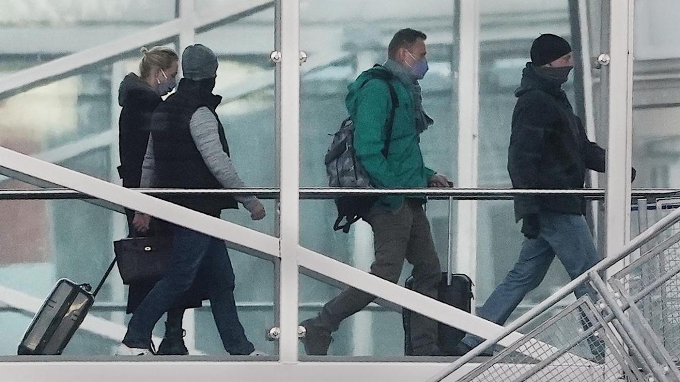 <p>Alexej Nawalny (2.v.r.) und seine Ehefrau Julia sind nach Russland zurückgekehrt.</p>