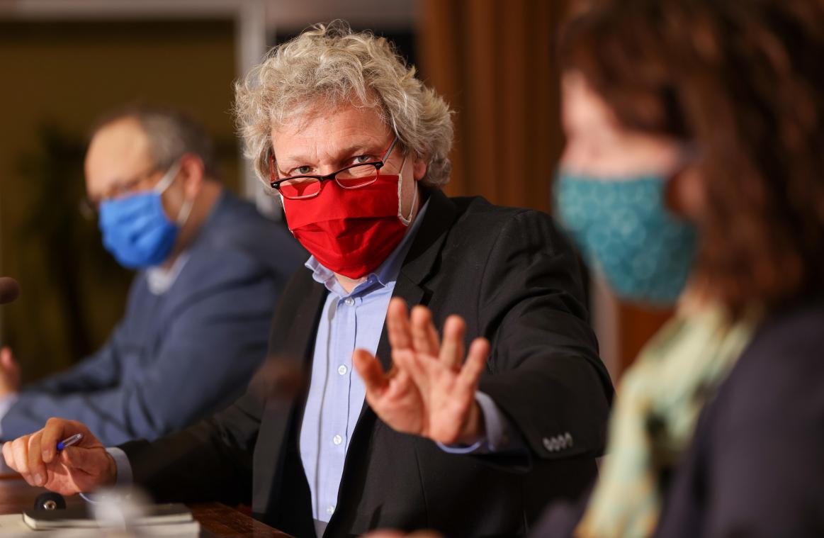 <p>FGTB-Präsident Thierry Bodson bei der Pressekonferenz der drei Gewerkschaften.</p>