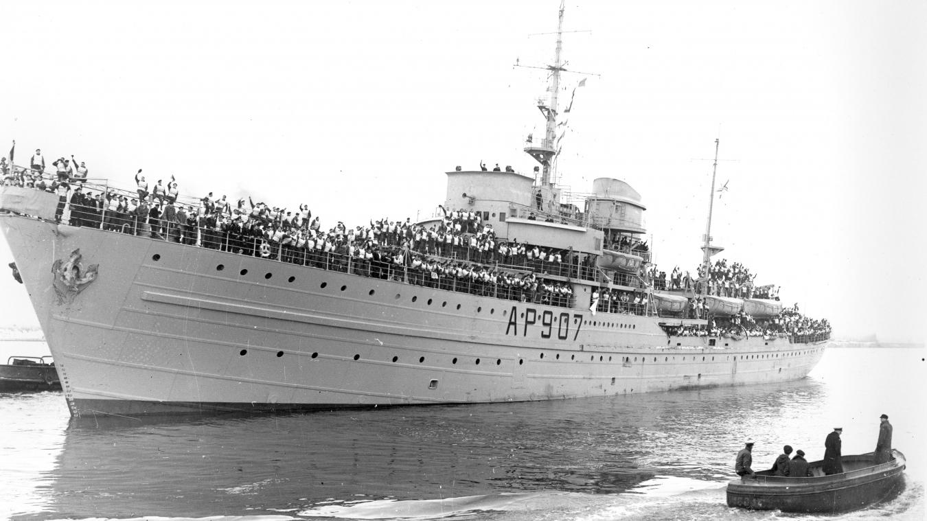 <p>Die „Kamina“ verlässt mit belgischen Freiwilligen den Hafen von Antwerpen Richtung Korea.</p>