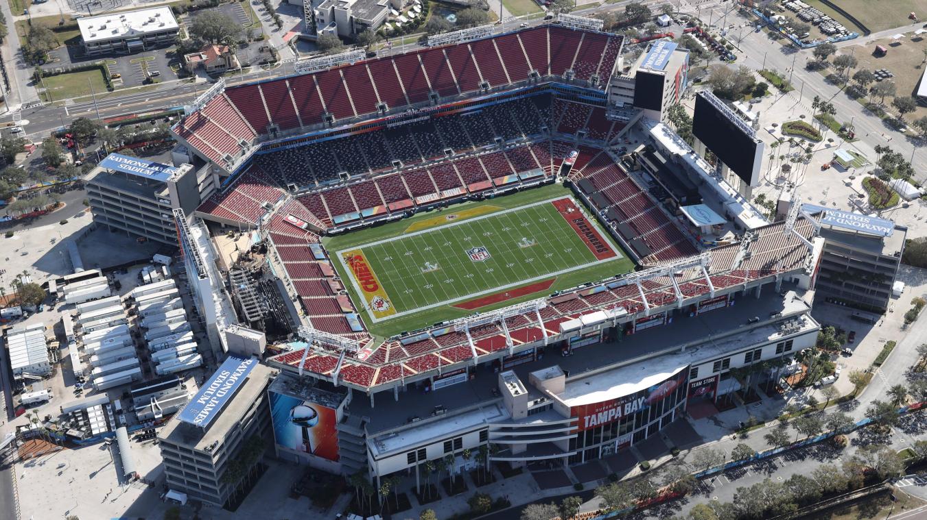 <p>Das Raymond James Stadium, die Heimat der Tampa Bay Buccaneers, fasst normalerweise 66.000 Zuschauer.</p>