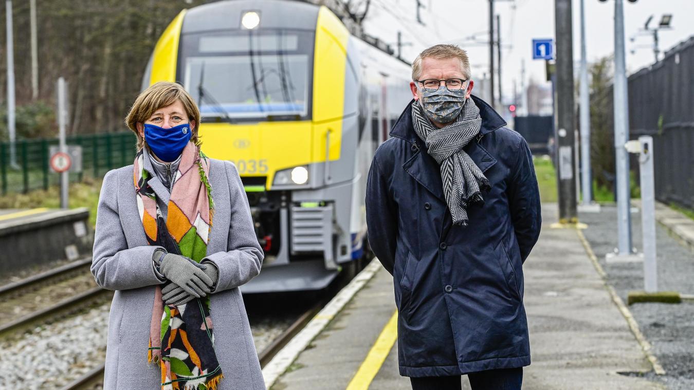 <p>Im Clinch: SNCB-Chef in Sophie Dutordoir (links) und Mobilitätsminister Georges Gilkinet.</p>