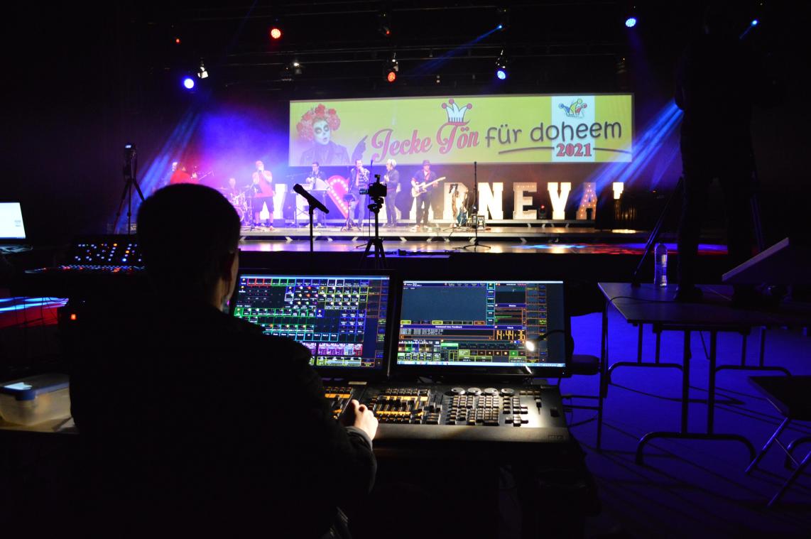 <p>Ein tolles Bühnenbild bietet die Show „Jecke Tön für doheem“, die am kommenden Sonntag und Montag im Internet ausgestrahlt wird.</p>