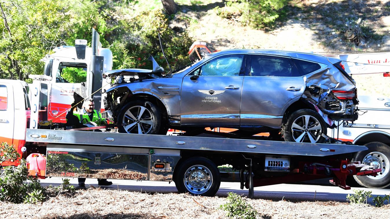 <p>Der zerstörte SUV: Golf-Ikone Tiger Woods war in einen schweren Autounfall verwickelt, musste aus dem Fahrzeug geschnitten und in ein Krankenhaus gebracht werden.</p>