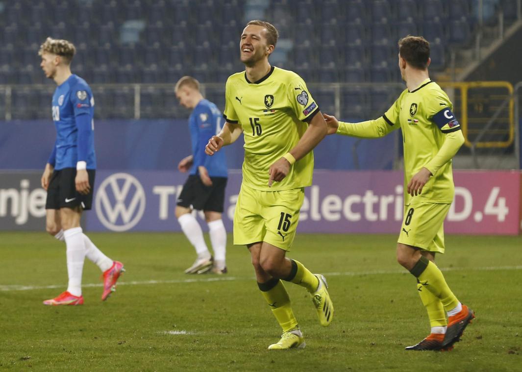 <p>Tomas Soucek (Mitte), hier mit Kapitän Vladimir Darida, erzielte am Mittwoch in Estland drei Treffer.</p>