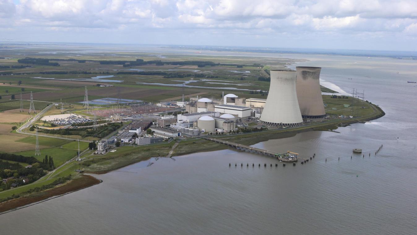 <p>Ein Blick von oben auf das Atomkraftwerk in Doel</p>