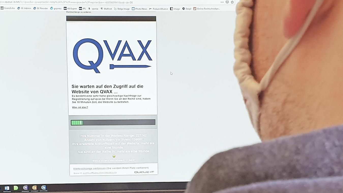 <p>Hunderttausende Menschen im Land befanden sich am Dienstag in der Warteschleife der QVAX-Plattform.</p>