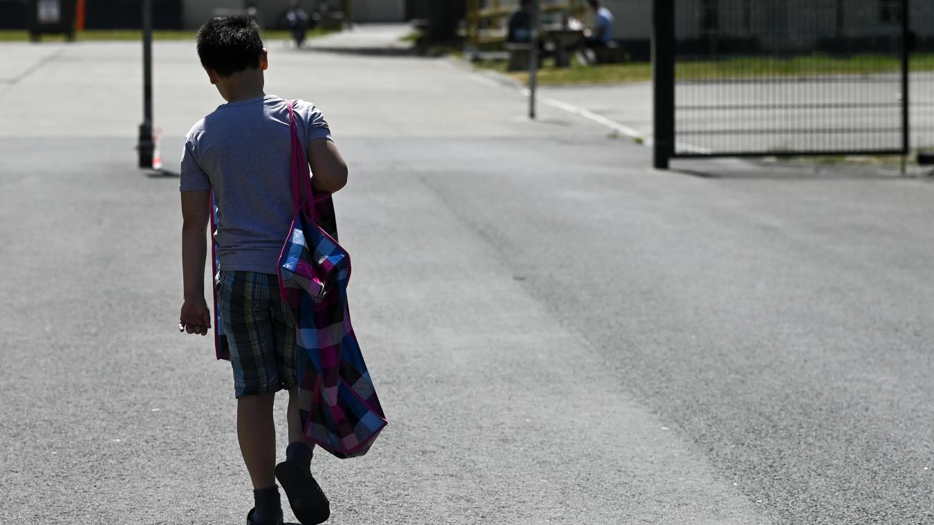 <p>Ein Minderjähriger in einem Aufnahmezentrum von Fedasil in Poelkapelle.</p>