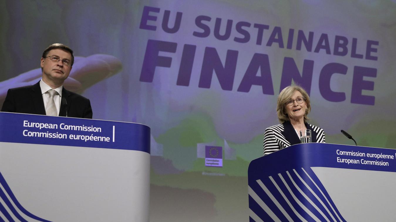 <p>„Das wird nicht billig“, so EU-Kommissionsvizepräsident Valdis Dombrovskis (l.). „Der Markt will Klarheit“, ergänzte Finanzkommissarin Mairead McGuinness (r.)</p>