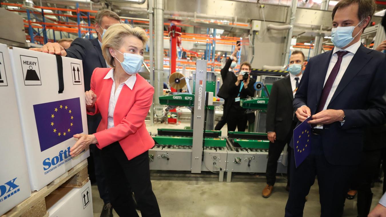 <p>Ursula von der Leyen besuchte mit Premierminister Alexander De Croo das Pfizer-Werk in Puurs.</p>