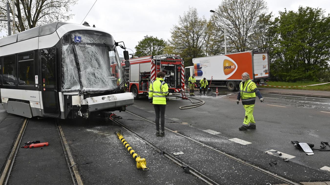 <p>Bei einem Unfall in Antwerpen sind am Donnerstag vier Personen verletzt worden.</p>