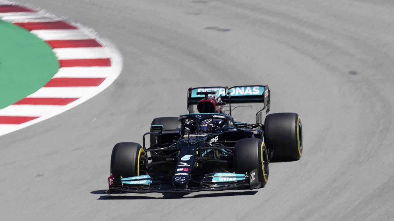 <p>Vor dem vierten Saisonlauf führt Hamilton in der Gesamtwertung mit 69 Punkten vor Verstappen.</p>
