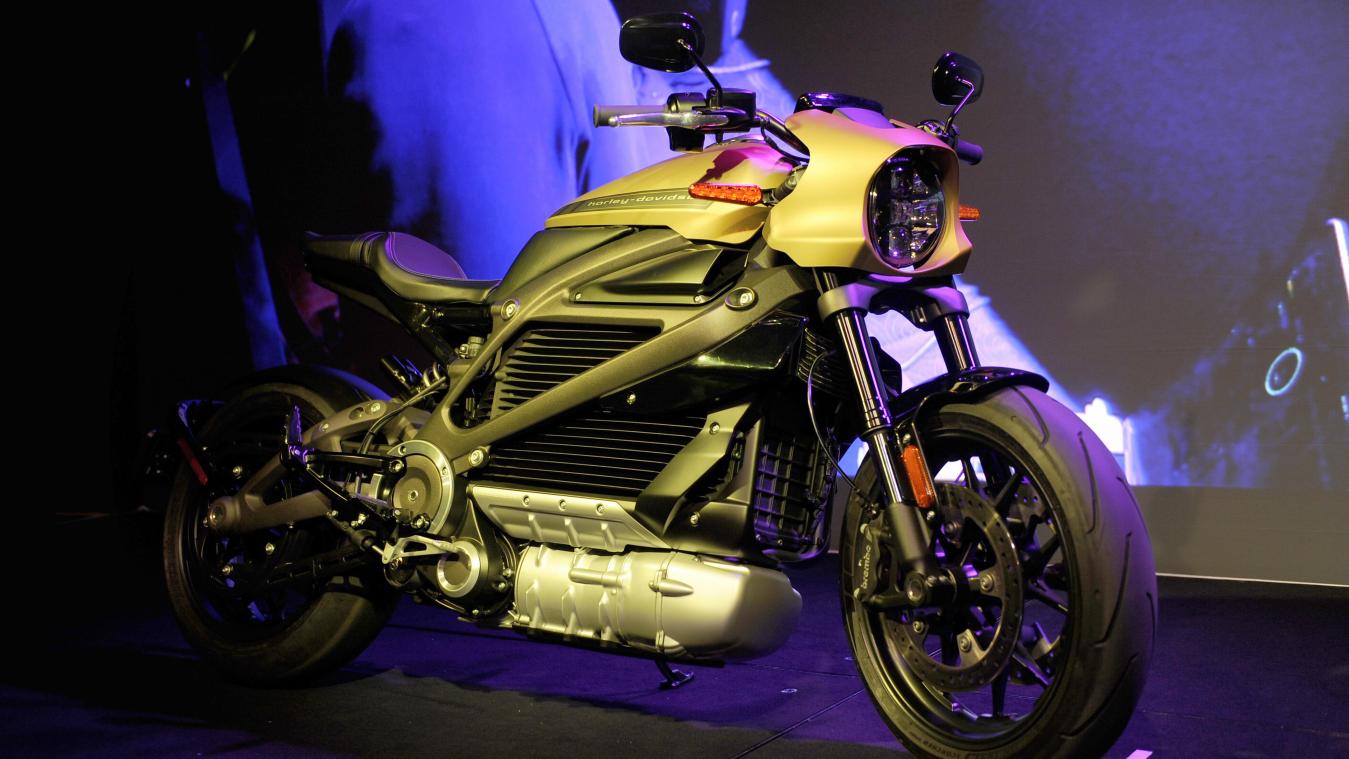 <p>Harley-Davidson zeigt auf der Technik-Messe CES sein erstes Elektro-Motorrad. Das Modell LiveWire kommt von null auf 60 Meilen pro Stunde (96,5 km/h) in 3,5 Sekunden.</p>